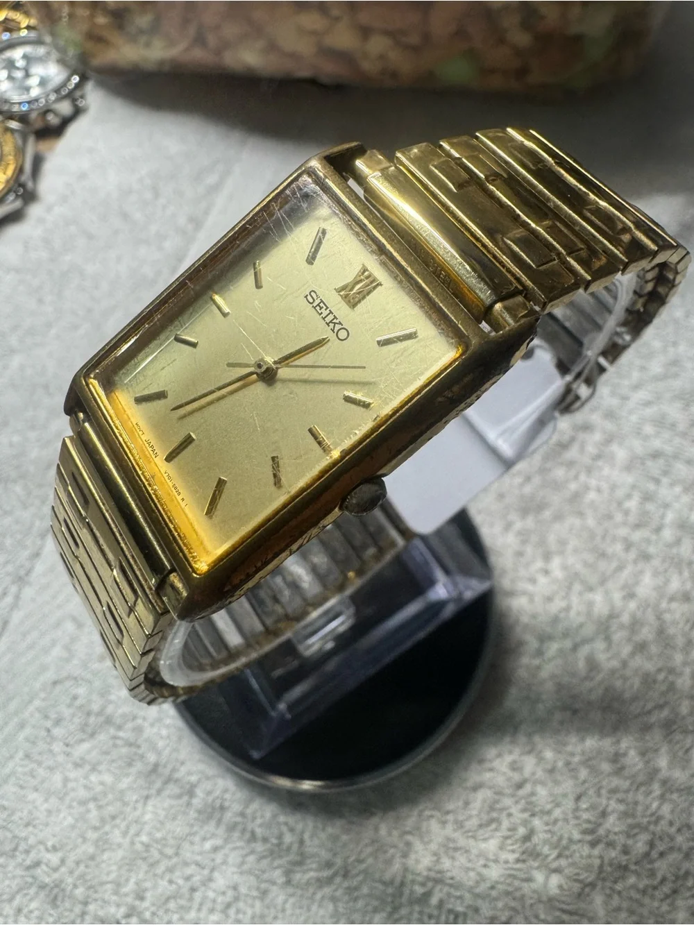 Seiko elegant rectangular